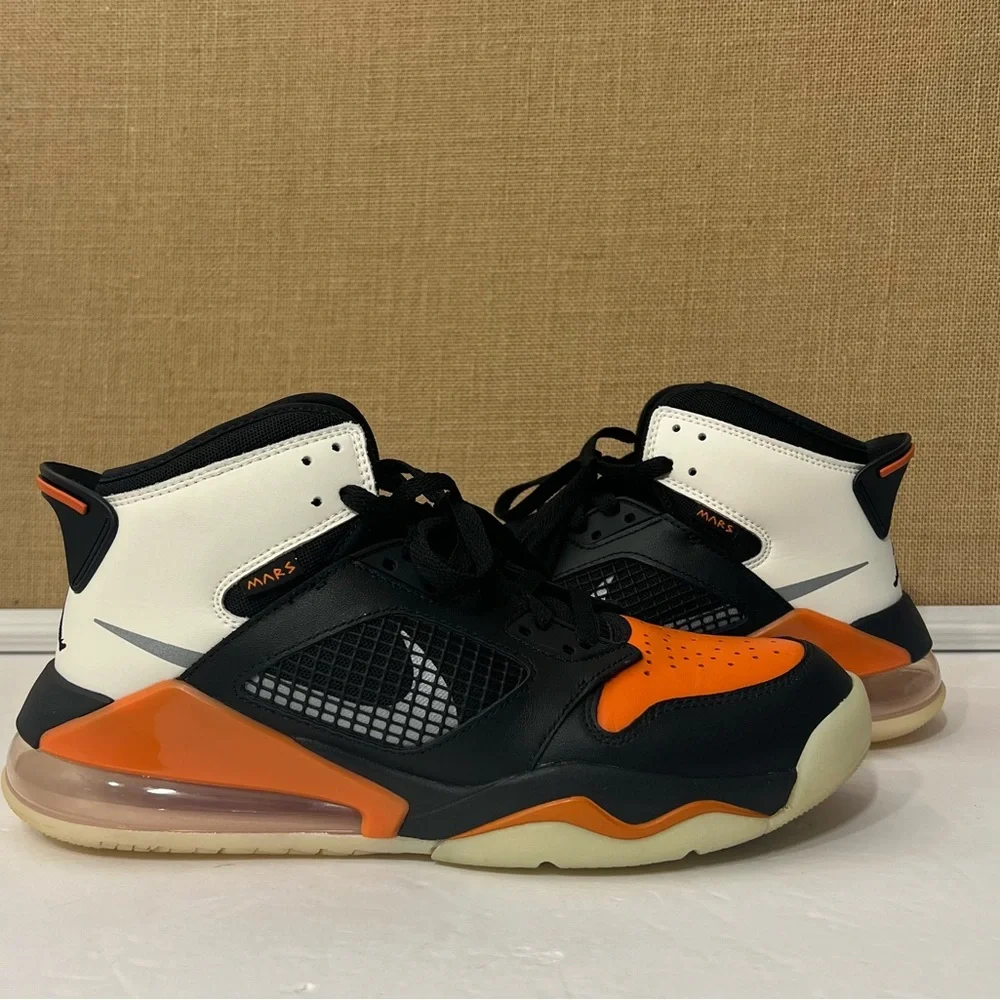 Jordan Mars 270 Black and Orange CD7070 008 Size 9.5